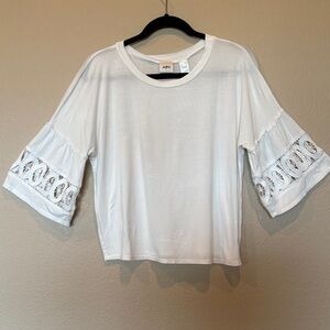 Daytrip White Blouse with Lace/Crochet-Inset detailing on Sleeves Relaxed Flowy
